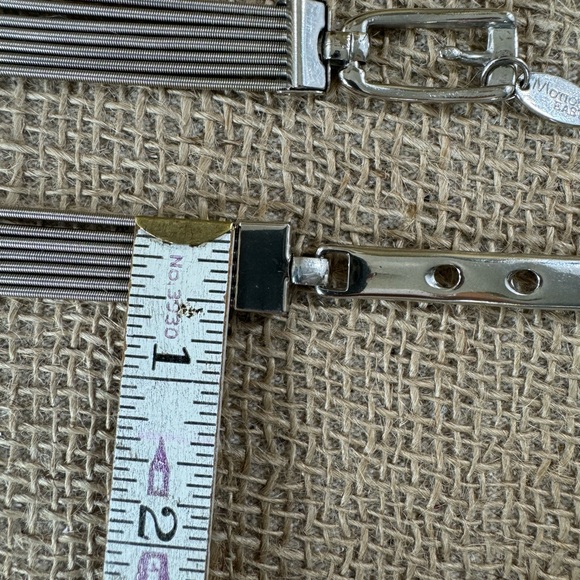 Vintage 1980’s women’s designer Motion East metal stretch belt . S-M 30-34 inch - Picture 5 of 10